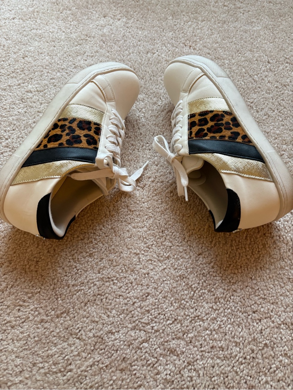 Steve Madden Women's Cream Leopard Accent Low-Top Sneakers 9.5M